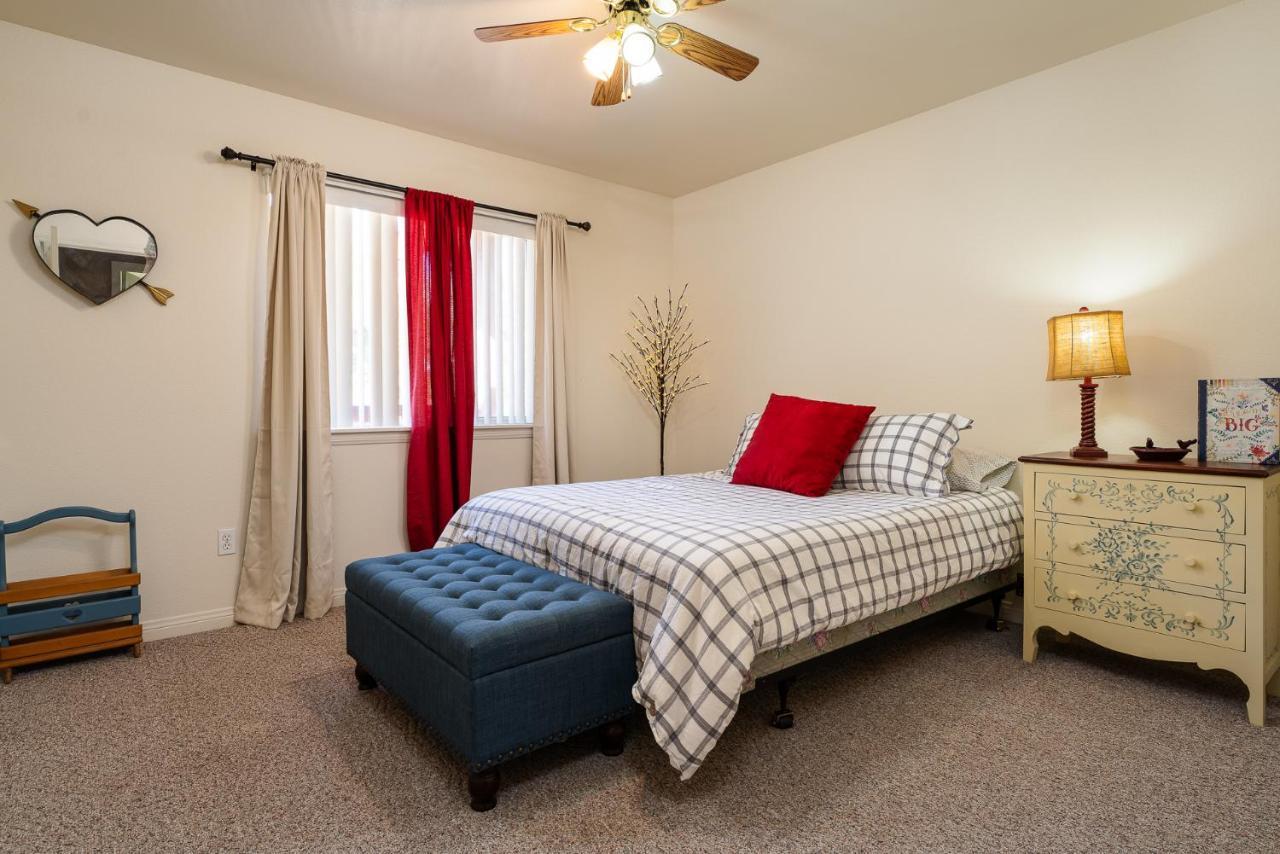 Lazy Squirrel - Cozy Family House With Full Game Room Kernville Exterior photo